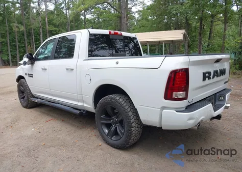 2018 Ram 1500 Night 4X4 5'7 Box z USA, uszkodzony, nr VIN 1C6RR7MT7JS116786